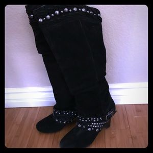 Leather black cowboy boots